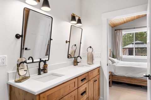 Tiny photo for 147904 Mabel Drive, La Pine, OR 97739 (MLS # 220215839)