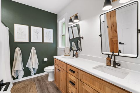 Tiny photo for 147904 Mabel Drive, La Pine, OR 97739 (MLS # 220215839)