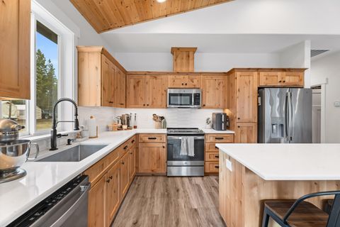 Tiny photo for 147904 Mabel Drive, La Pine, OR 97739 (MLS # 220215839)