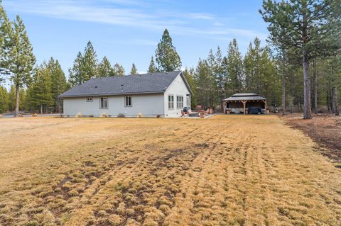 Tiny photo for 147904 Mabel Drive, La Pine, OR 97739 (MLS # 220215839)