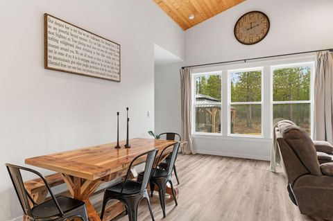 Tiny photo for 147904 Mabel Drive, La Pine, OR 97739 (MLS # 220215839)