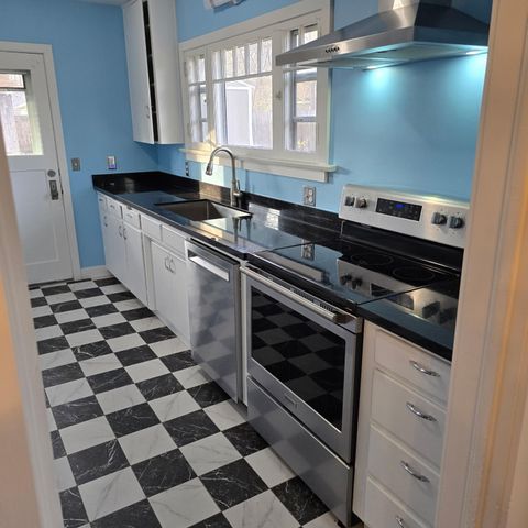 Tiny photo for 112 Vancouver Avenue, Medford, OR 97504 (MLS # 220213980)