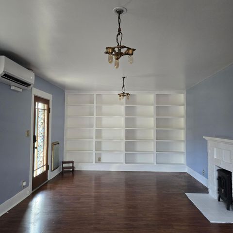 Tiny photo for 112 Vancouver Avenue, Medford, OR 97504 (MLS # 220213980)