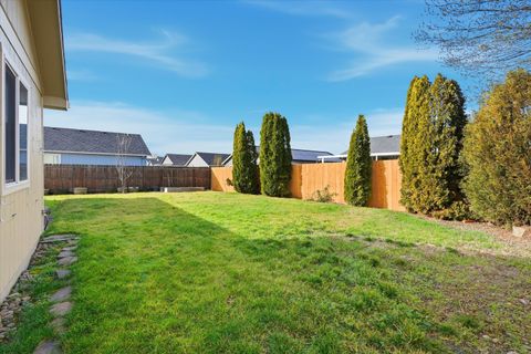 Tiny photo for 3851 Agate Meadows Court, White City, OR 97503 (MLS # 220215382)