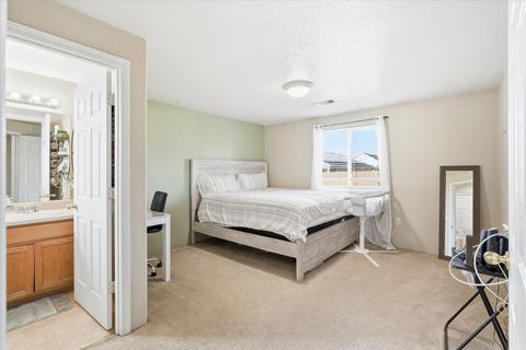 Tiny photo for 3851 Agate Meadows Court, White City, OR 97503 (MLS # 220215382)