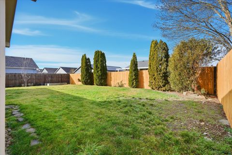 Tiny photo for 3851 Agate Meadows Court, White City, OR 97503 (MLS # 220215382)