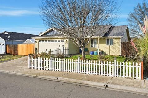 Tiny photo for 3851 Agate Meadows Court, White City, OR 97503 (MLS # 220215382)