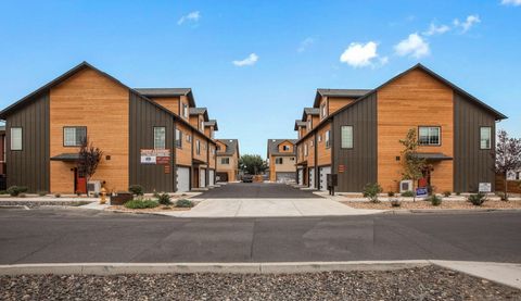 1431 NW 4th Street Redmond OR 97756