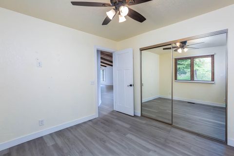 Tiny photo for 48187 McFarland Road, Oakridge, OR 97463 (MLS # 220216903)