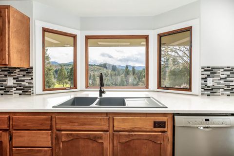 Tiny photo for 48187 McFarland Road, Oakridge, OR 97463 (MLS # 220216903)