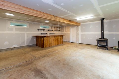 Tiny photo for 48187 McFarland Road, Oakridge, OR 97463 (MLS # 220216903)