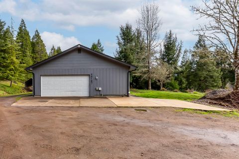 Tiny photo for 48187 McFarland Road, Oakridge, OR 97463 (MLS # 220216903)