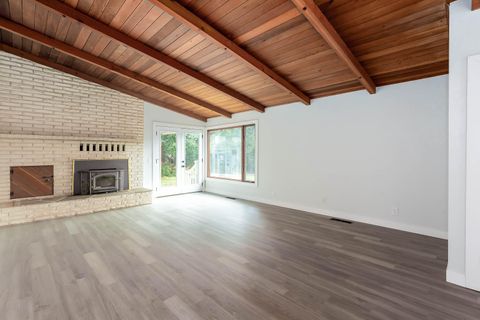 Tiny photo for 48187 McFarland Road, Oakridge, OR 97463 (MLS # 220216903)