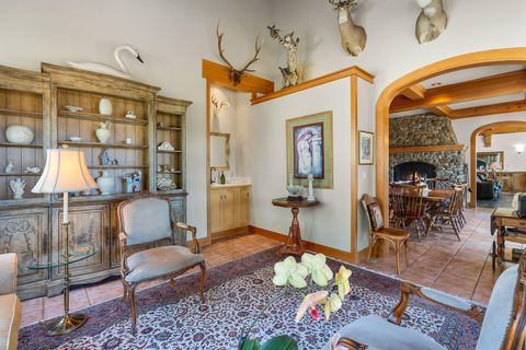 Tiny photo for 15275 Windigo Trail, Sisters, OR 97759 (MLS # 220217038)