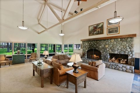 Tiny photo for 15275 Windigo Trail, Sisters, OR 97759 (MLS # 220217038)