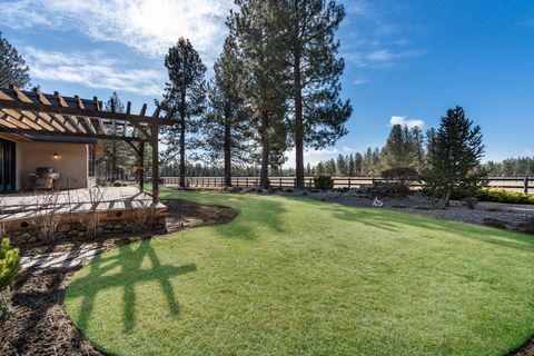 Tiny photo for 15275 Windigo Trail, Sisters, OR 97759 (MLS # 220217038)