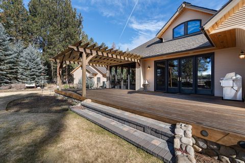 Tiny photo for 15275 Windigo Trail, Sisters, OR 97759 (MLS # 220217038)