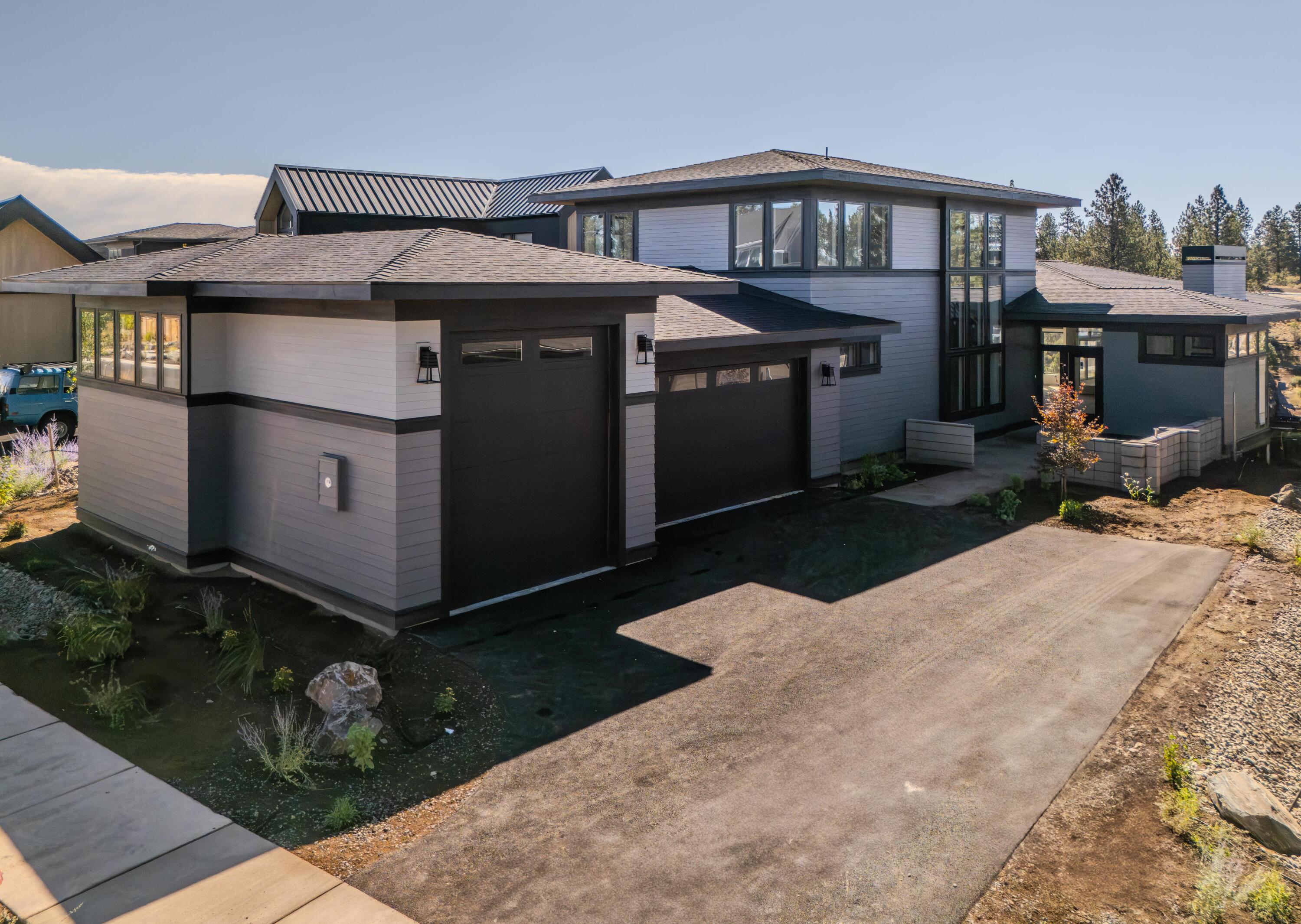 3227 NW Strickland Way