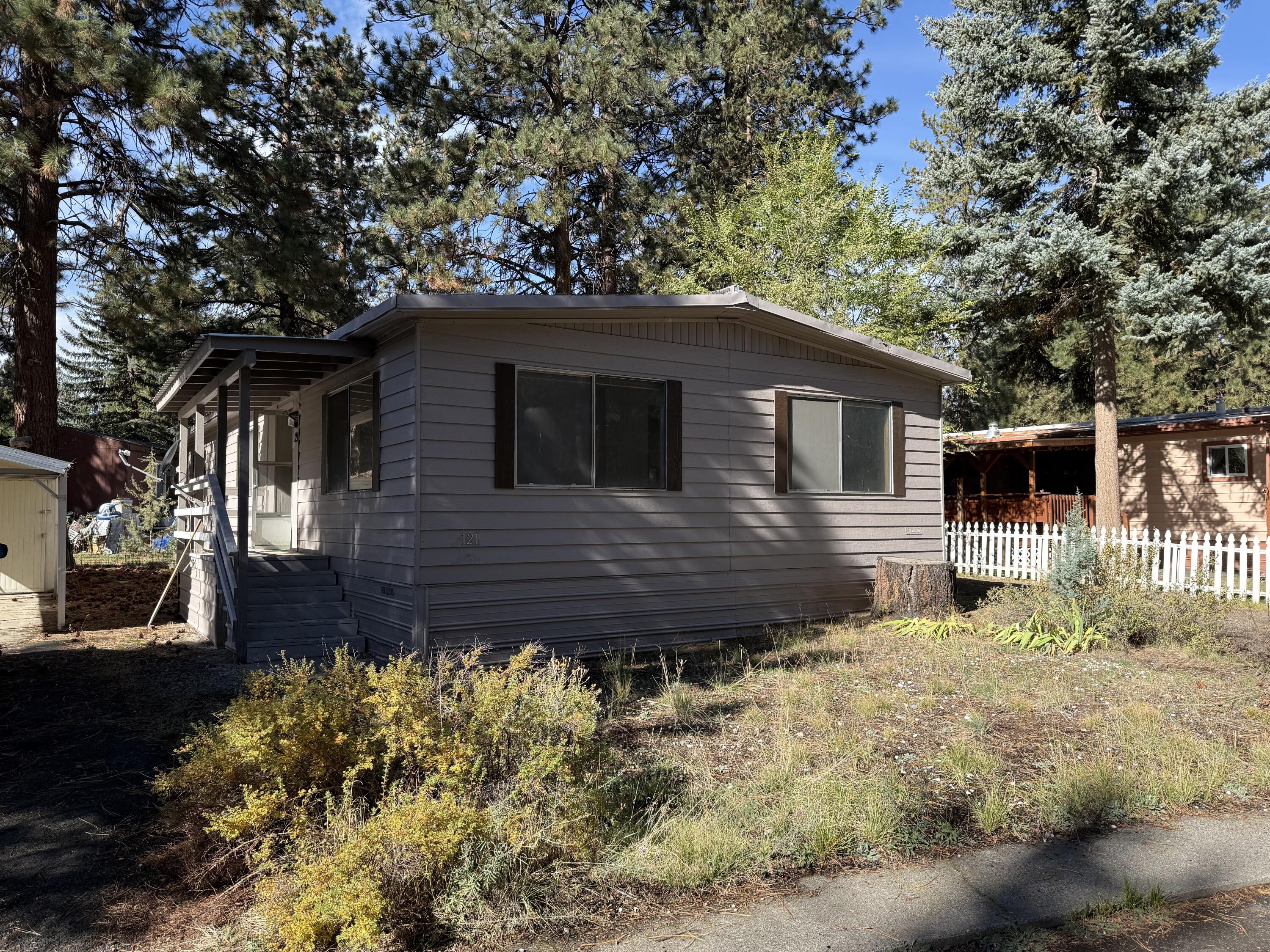 61060 Kings Lane 121