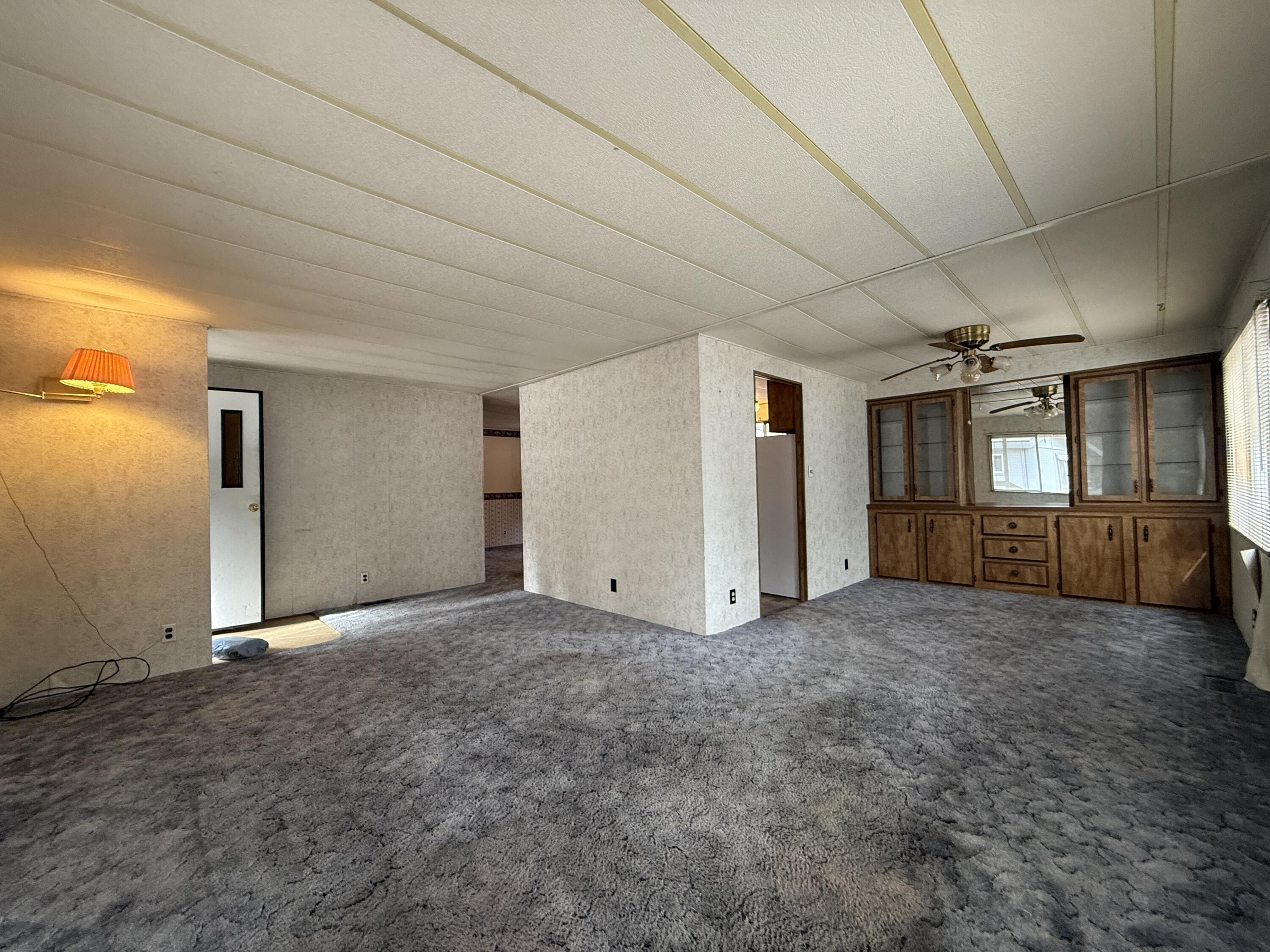 61060 Kings Lane 121