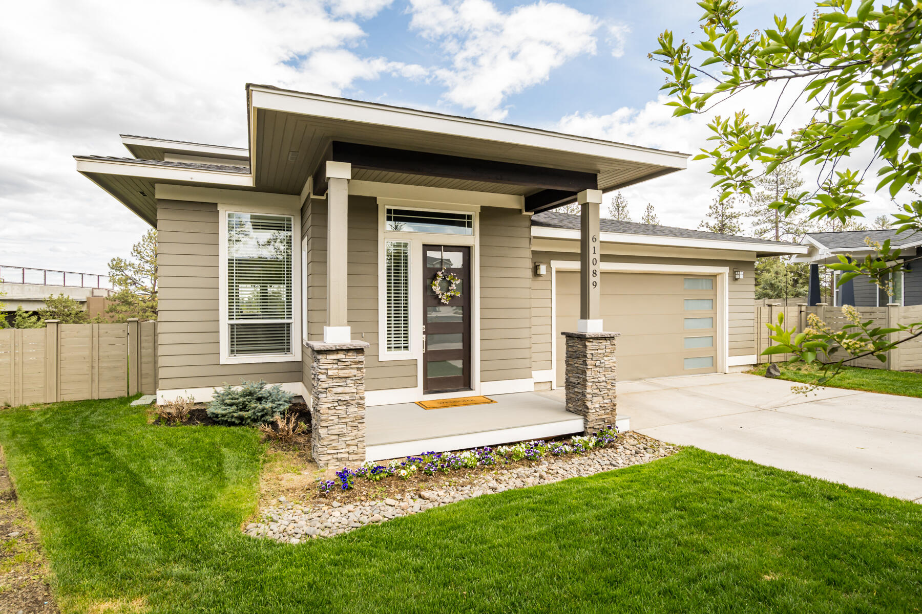 61089 SE Echo Lake Court