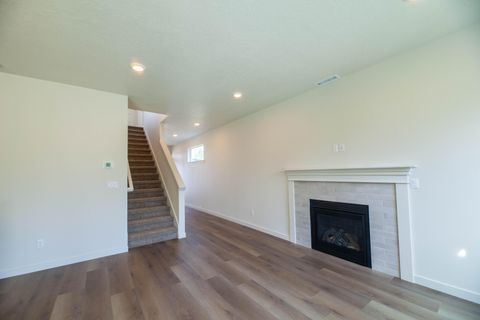 Tiny photo for 16671 Neil Ct Ct #9, La Pine, OR 97739 (MLS # 220217484)