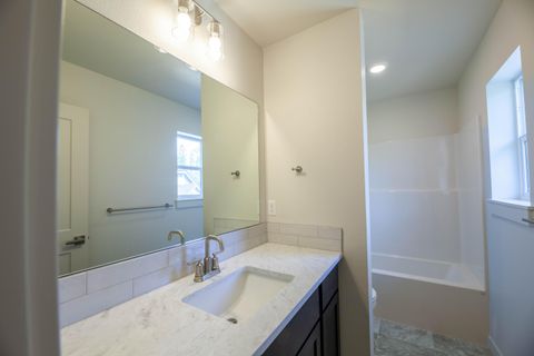 Tiny photo for 16671 Neil Ct Ct #9, La Pine, OR 97739 (MLS # 220217484)