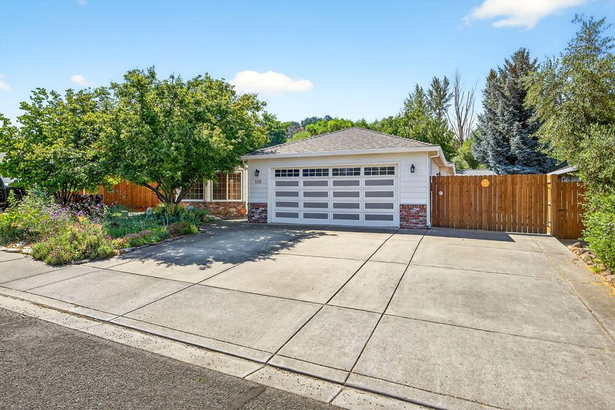 Nestled in a desirable Phoenix neighborhood, this 3-bedroom, 2-bath home backs to serene open space—perfect for enjoying views of occasional owls and resting deer. Inside, you'll find a formal living area, beautiful hardwood floors, and an updated kitchen complete with all appliances. The front yard bursts with seasonal wildflowers, while the backyard offers space for gardening and outdoor relaxation. Additional highlights include generous storage throughout, a newer roof (installed in 2021), and convenient RV parking behind a gated area.