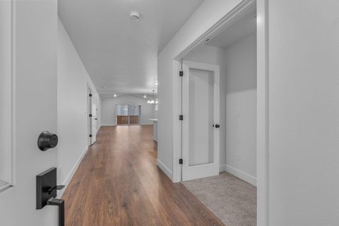 Tiny photo for 1062 NW Walnut Avenue, Redmond, OR 97756 (MLS # 220212765)