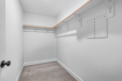 Tiny photo for 1062 NW Walnut Avenue, Redmond, OR 97756 (MLS # 220212765)