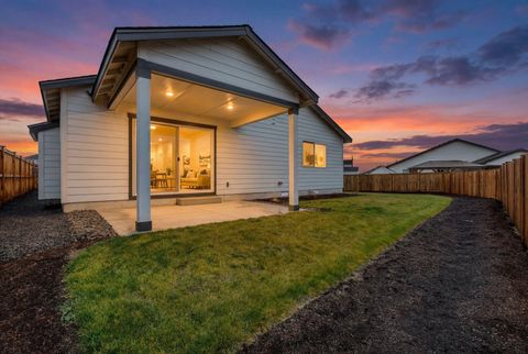 Tiny photo for 1062 NW Walnut Avenue, Redmond, OR 97756 (MLS # 220212765)
