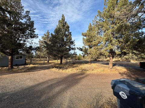 Tiny photo for 963 NW 55th Street, Redmond, OR 97756 (MLS # 220211140)