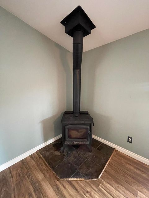 Tiny photo for 963 NW 55th Street, Redmond, OR 97756 (MLS # 220211140)