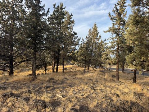 Tiny photo for 963 NW 55th Street, Redmond, OR 97756 (MLS # 220211140)