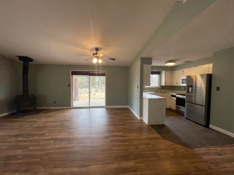 Tiny photo for 963 NW 55th Street, Redmond, OR 97756 (MLS # 220211140)