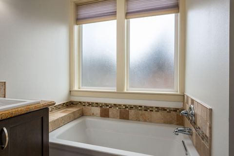 Tiny photo for 8906 SW Shad Road, Terrebonne, OR 97760 (MLS # 220215627)