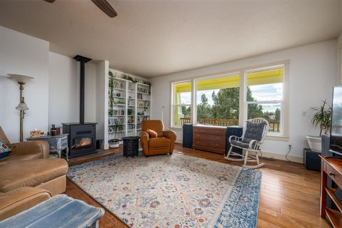 Tiny photo for 8906 SW Shad Road, Terrebonne, OR 97760 (MLS # 220215627)