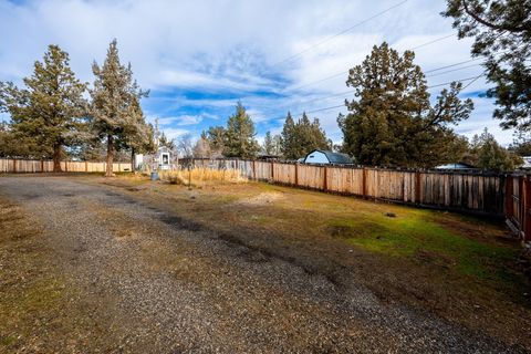 Tiny photo for 8906 SW Shad Road, Terrebonne, OR 97760 (MLS # 220215627)