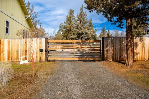 Tiny photo for 8906 SW Shad Road, Terrebonne, OR 97760 (MLS # 220215627)