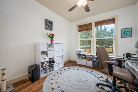 Tiny photo for 8906 SW Shad Road, Terrebonne, OR 97760 (MLS # 220215627)
