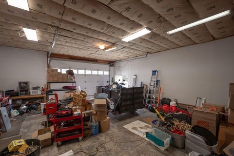 Tiny photo for 8906 SW Shad Road, Terrebonne, OR 97760 (MLS # 220215627)