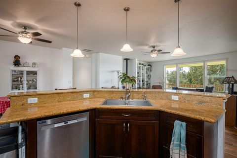 Tiny photo for 8906 SW Shad Road, Terrebonne, OR 97760 (MLS # 220215627)