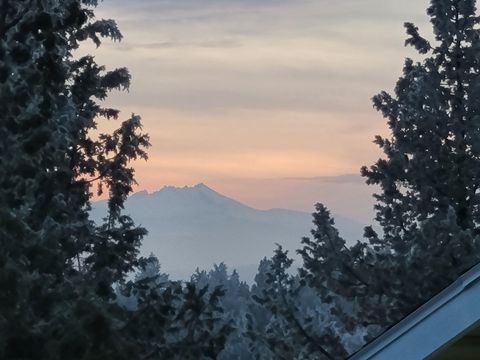 Tiny photo for 8906 SW Shad Road, Terrebonne, OR 97760 (MLS # 220215627)