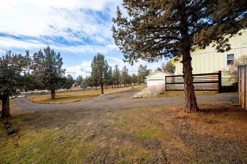 Tiny photo for 8906 SW Shad Road, Terrebonne, OR 97760 (MLS # 220215627)