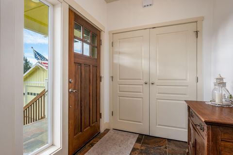 Tiny photo for 8906 SW Shad Road, Terrebonne, OR 97760 (MLS # 220215627)