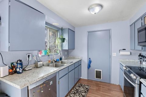 Tiny photo for 1960 Grandview Avenue, Medford, OR 97504 (MLS # 220214401)