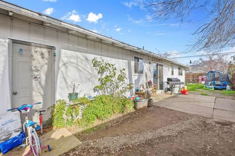 Tiny photo for 1960 Grandview Avenue, Medford, OR 97504 (MLS # 220214401)