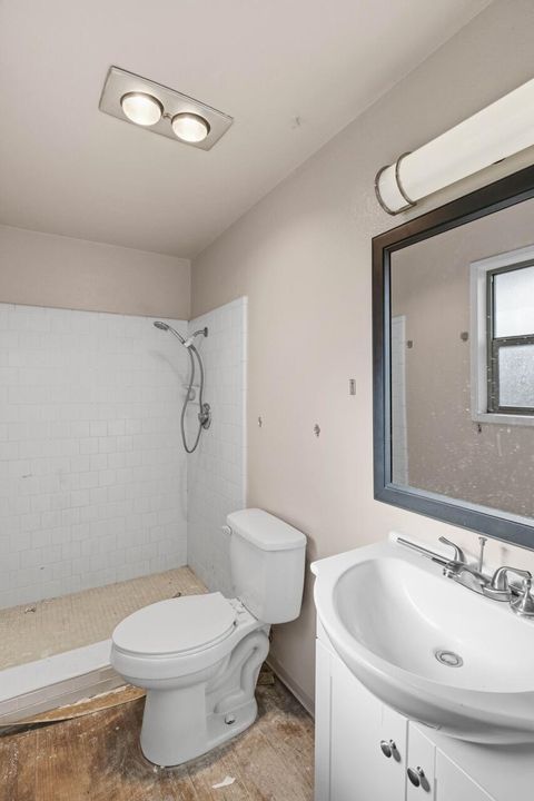 Tiny photo for 1960 Grandview Avenue, Medford, OR 97504 (MLS # 220214401)