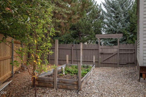 Tiny photo for 1044 SE Baywood Court, Bend, OR 97702 (MLS # 220222839)