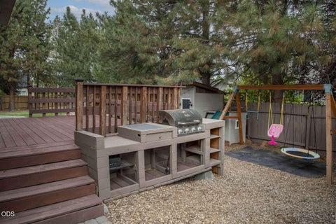 Tiny photo for 1044 SE Baywood Court, Bend, OR 97702 (MLS # 220222839)